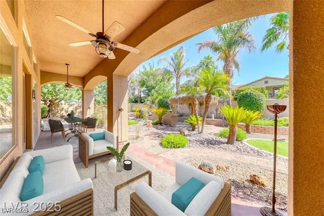 $1,000,000 | 211 Viewmont Drive, Henderson, NV 89015