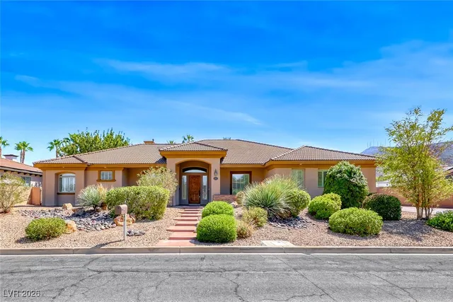 $1,000,000 | 211 Viewmont Drive, Henderson, NV 89015
