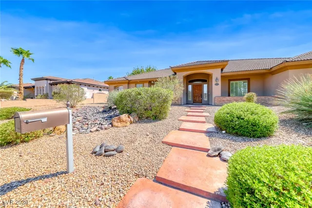 $1,000,000 | 211 Viewmont Drive, Henderson, NV 89015