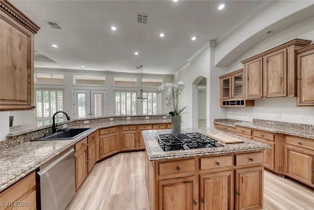 $1,000,000 | 211 Viewmont Drive, Henderson, NV 89015