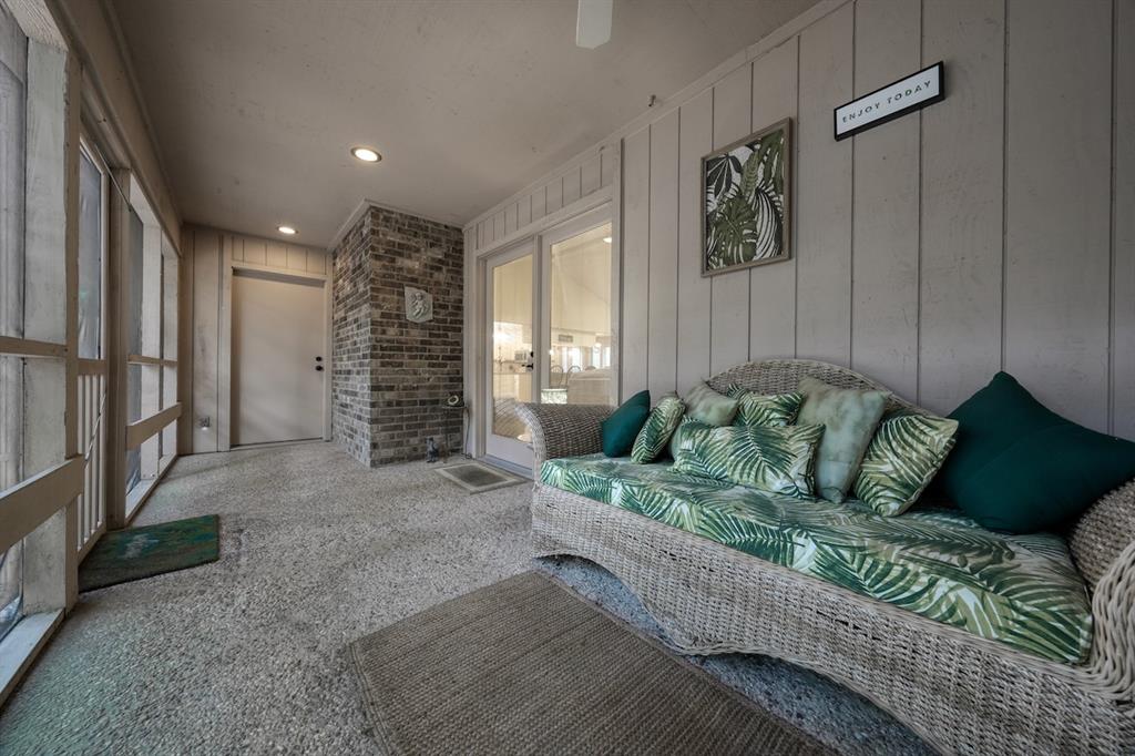 1649 Morningside Trail Hideaway, TX 75771 - Photo 19 of 40 a living room with furniture and a window