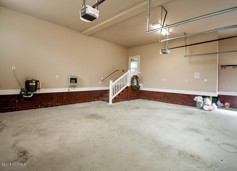 2759 Alton Phillips Road Kinston, NC 28504 - Photo 48 of 50 Garage is heated