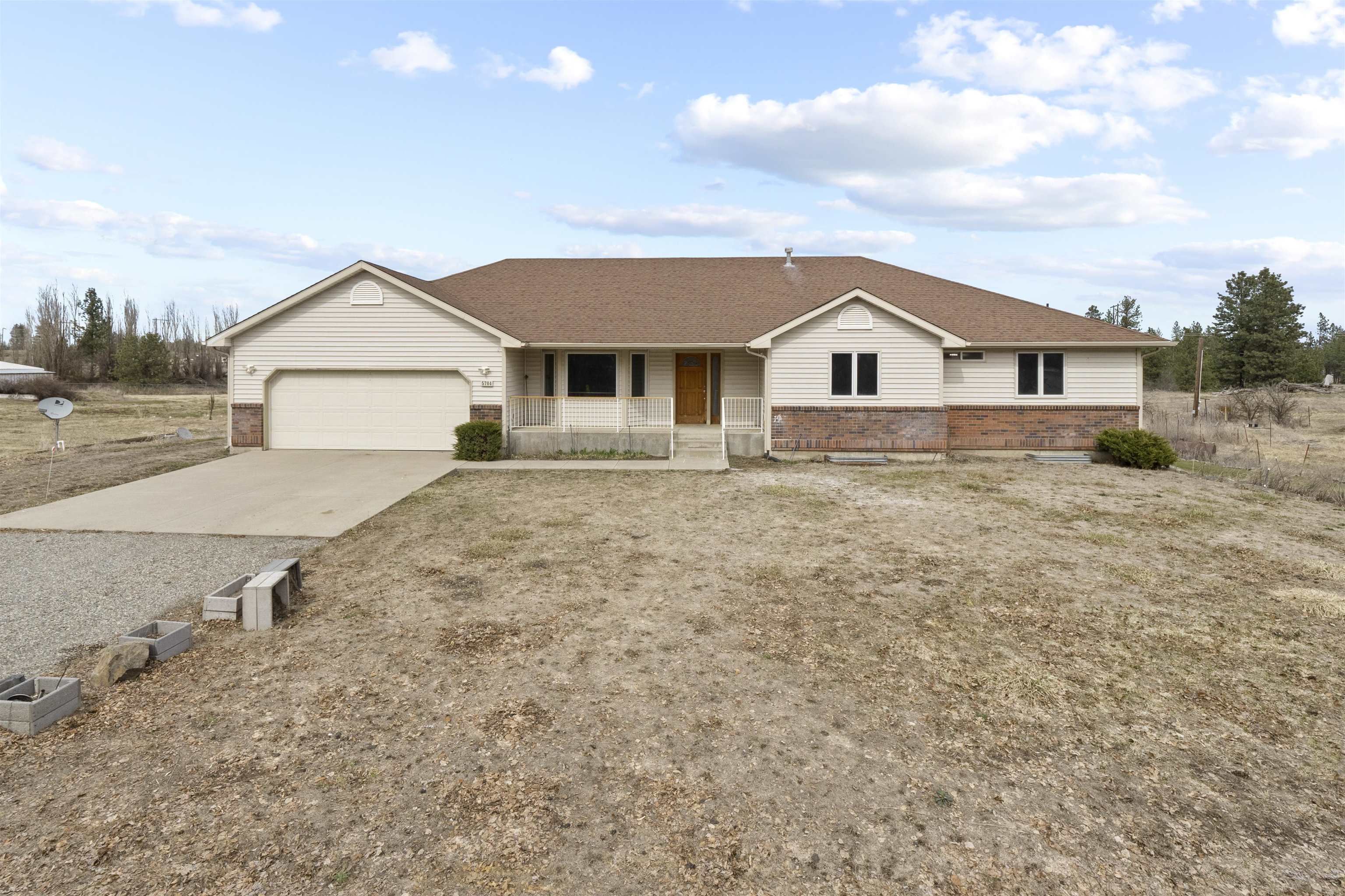 5704 West Garden Springs Road Spokane, WA 99224 - Photo 3 of 33