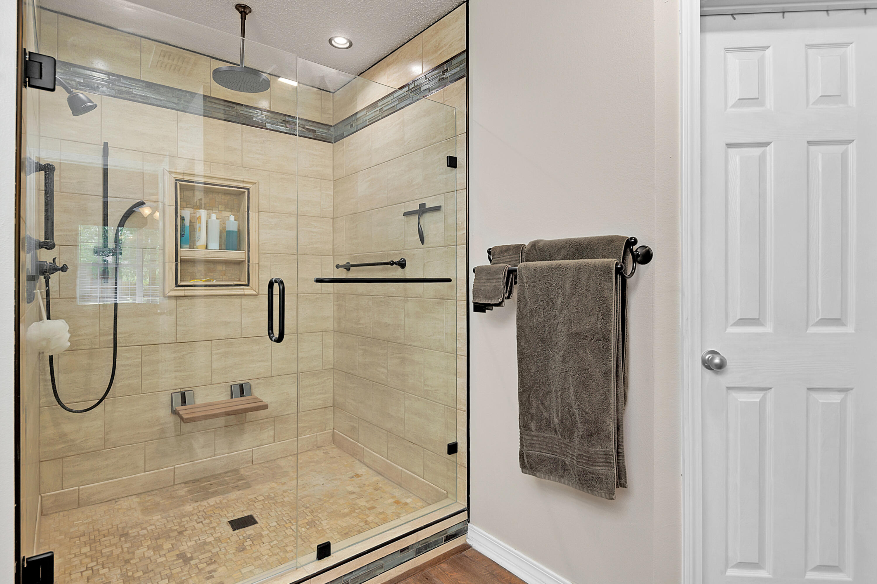 2389 Genevieve Way Crestview, FL 32536 - Photo 37 of 44 a bathroom with a shower