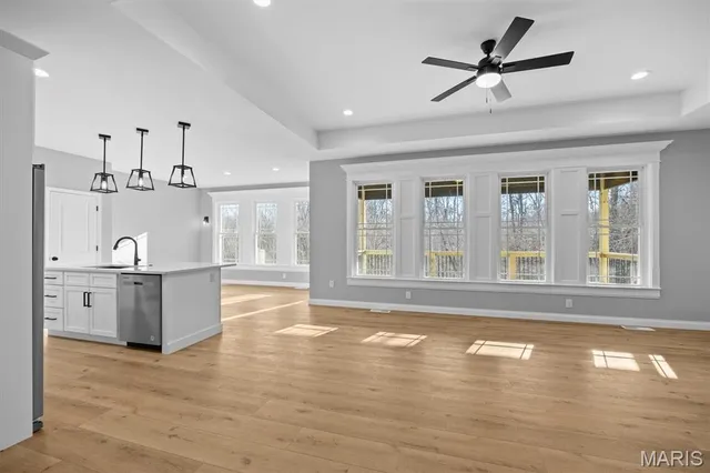 $430,000 | 960 Half Moon Lane, Caseyville, IL 62232