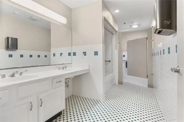 $425,000 | 307 Shrewsbury Road, Jefferson, LA 70121