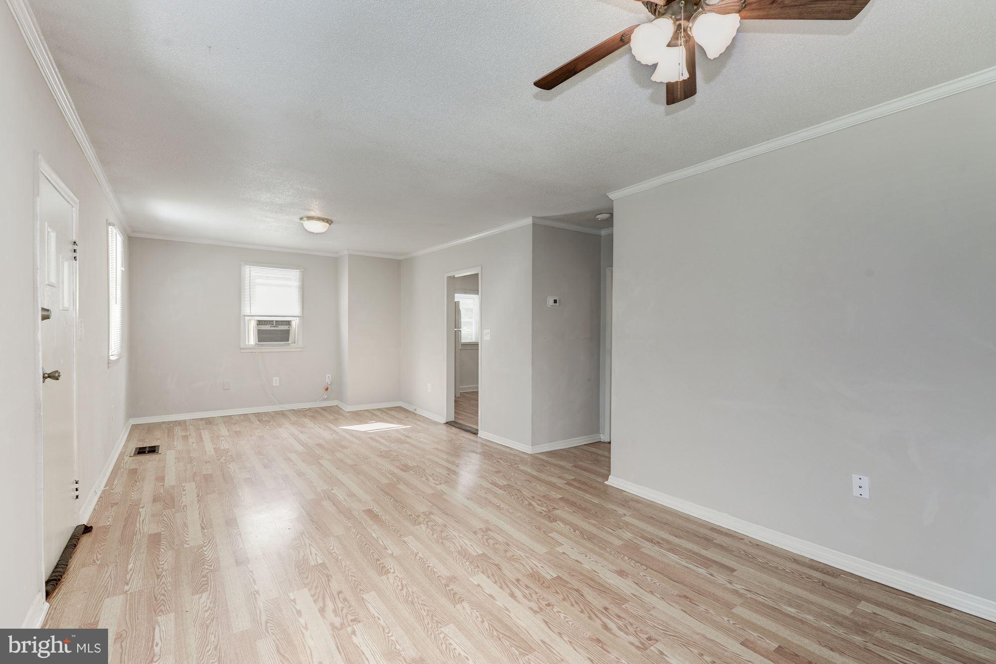 8721 Pohick Road Springfield, VA 22153 - Photo 17 of 30 Living Room