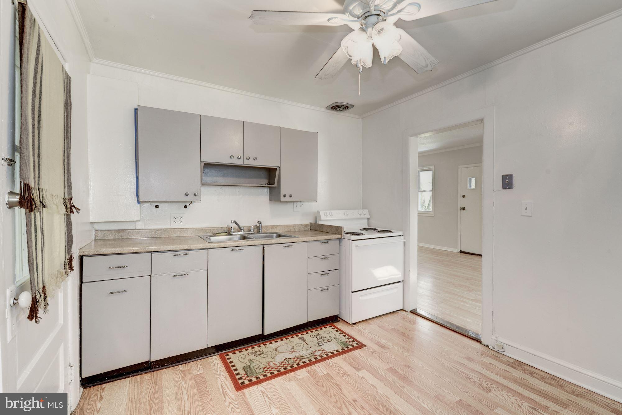 8721 Pohick Road Springfield, VA 22153 - Photo 20 of 30 Kitchen