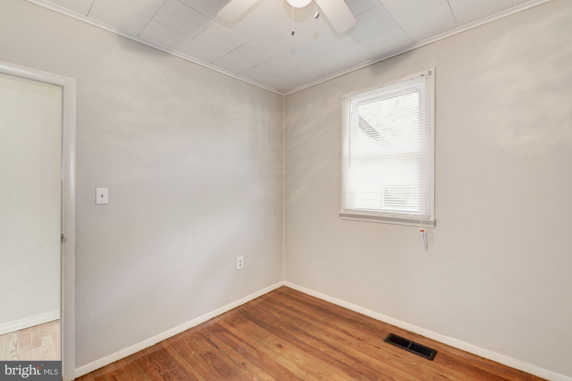 8721 Pohick Road Springfield, VA 22153 - Photo 25 of 30 Bedroom