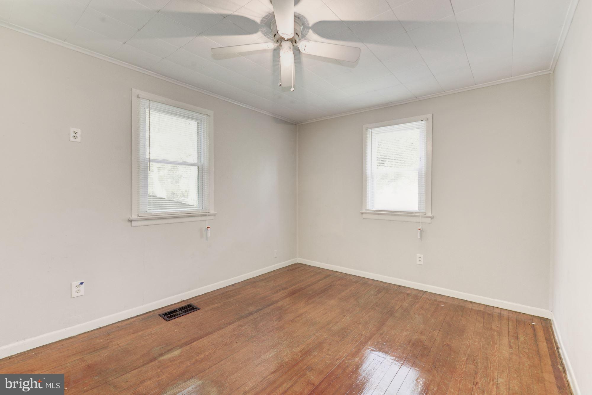 8721 Pohick Road Springfield, VA 22153 - Photo 26 of 30 Bedroom