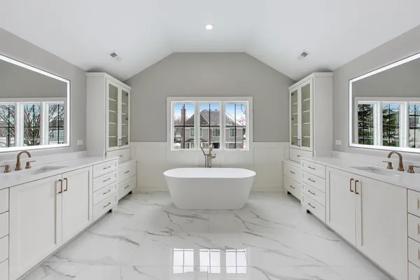 $2,199,000 | 160 Cayuga Avenue, Elmhurst, IL 60126