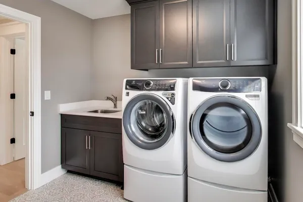 $2,199,000 | 160 Cayuga Avenue, Elmhurst, IL 60126