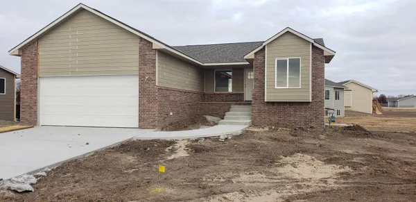 $272,438 | 205 Matson Court, Newton, KS 67114