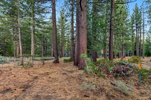 $288,000 | 686 Cayuga Street, South Lake Tahoe, CA 96150
