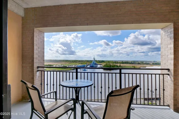 $395,000 | 106 North Water Street, Unit 907, Wilmington, NC 28401