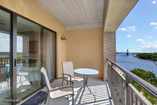 $399,000 | 106 North Water Street, Unit 907, Wilmington, NC 28401