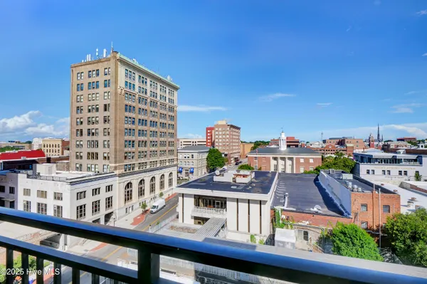 $395,000 | 106 North Water Street, Unit 907, Wilmington, NC 28401