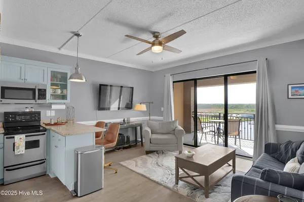 $395,000 | 106 North Water Street, Unit 907, Wilmington, NC 28401