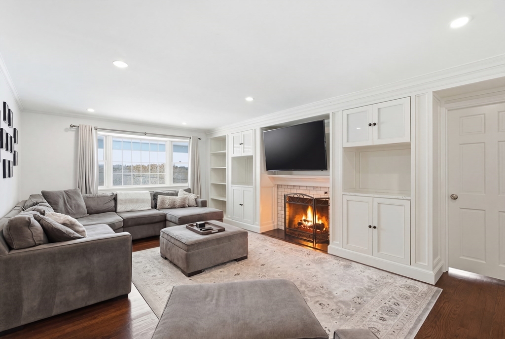 6 Brewster Road Milton, MA 02186 - Photo 5 of 42