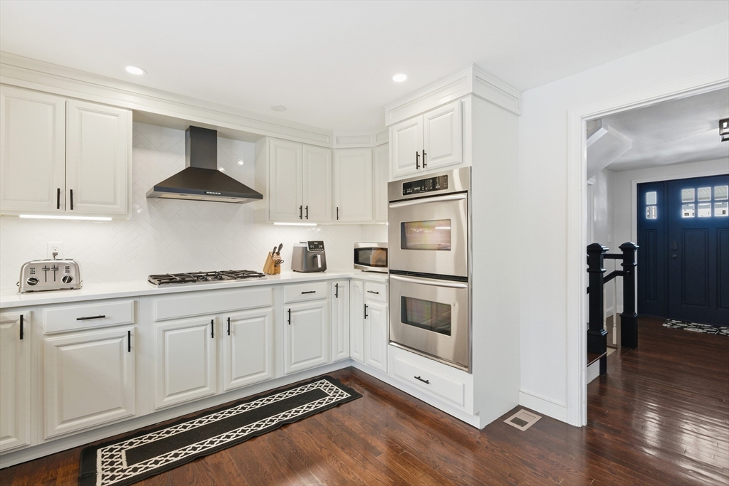 6 Brewster Road Milton, MA 02186 - Photo 8 of 42