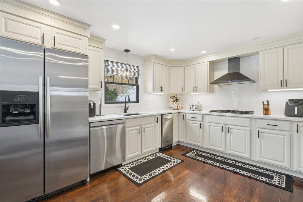 6 Brewster Road Milton, MA 02186 - Photo 9 of 42