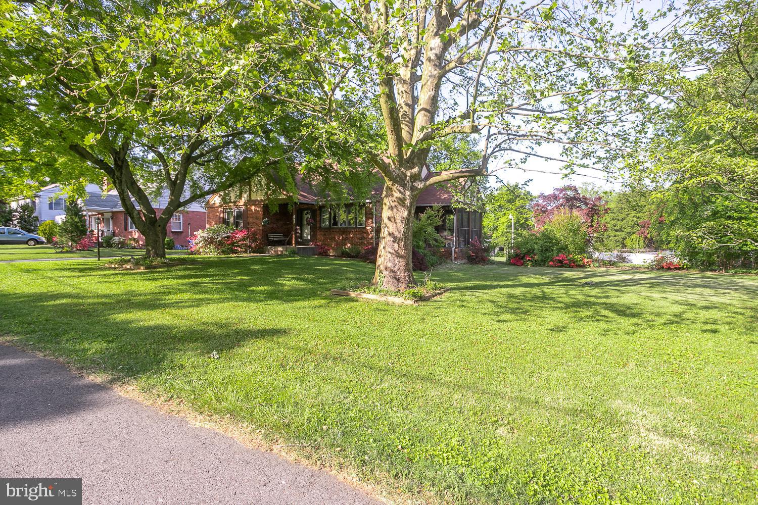 41 Edgewood Road Bordentown, NJ 08505 - Photo 2 of 20 Gallery Image 2