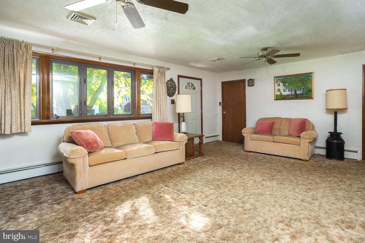 41 Edgewood Road Bordentown, NJ 08505 - Photo 4 of 20 Gallery Image 4