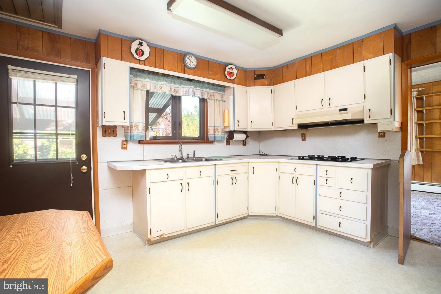 41 Edgewood Road Bordentown, NJ 08505 - Photo 8 of 20 Gallery Image 8