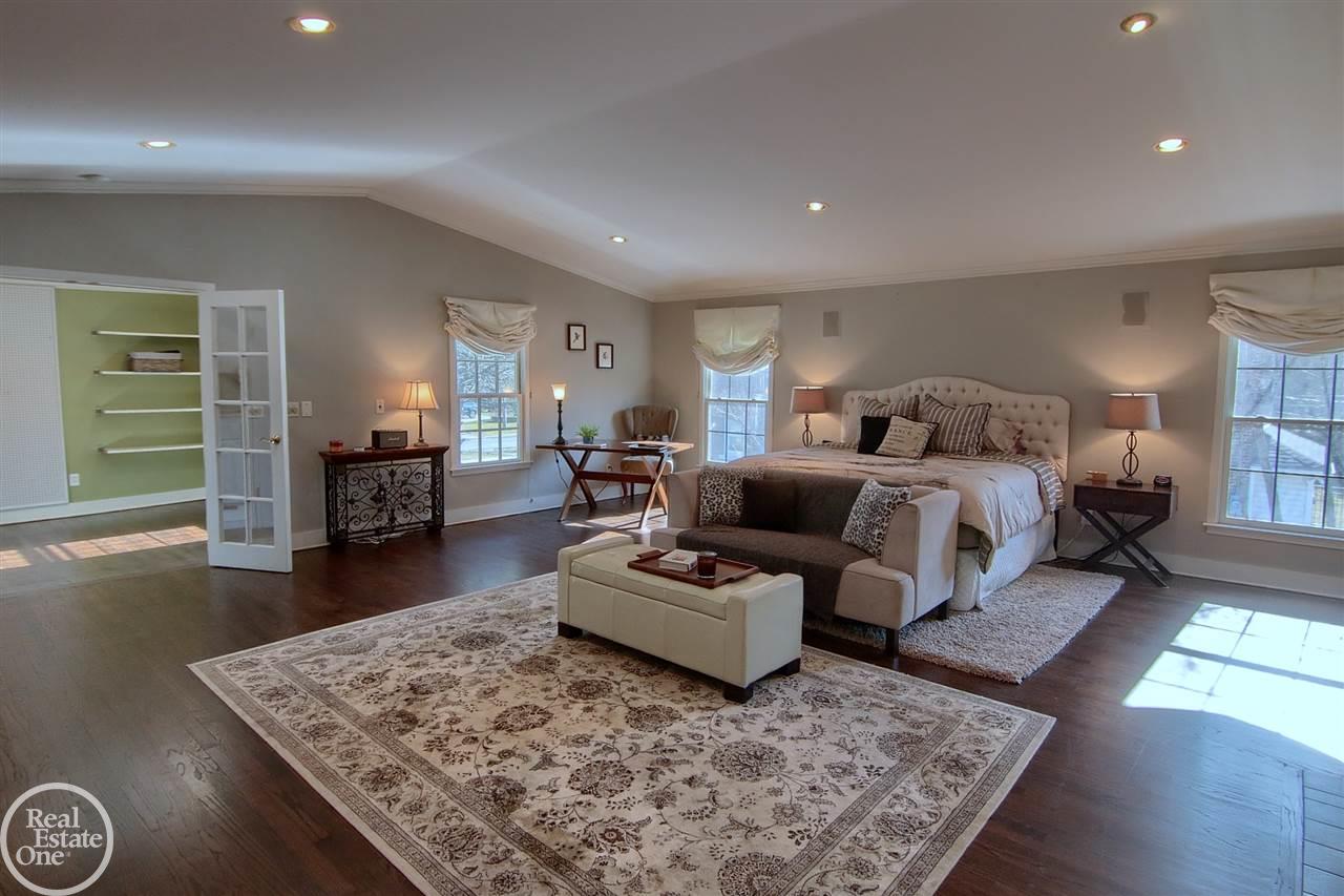 1033 Bishop Road Grosse Pointe Park, MI 48230 - Photo 16 of 37