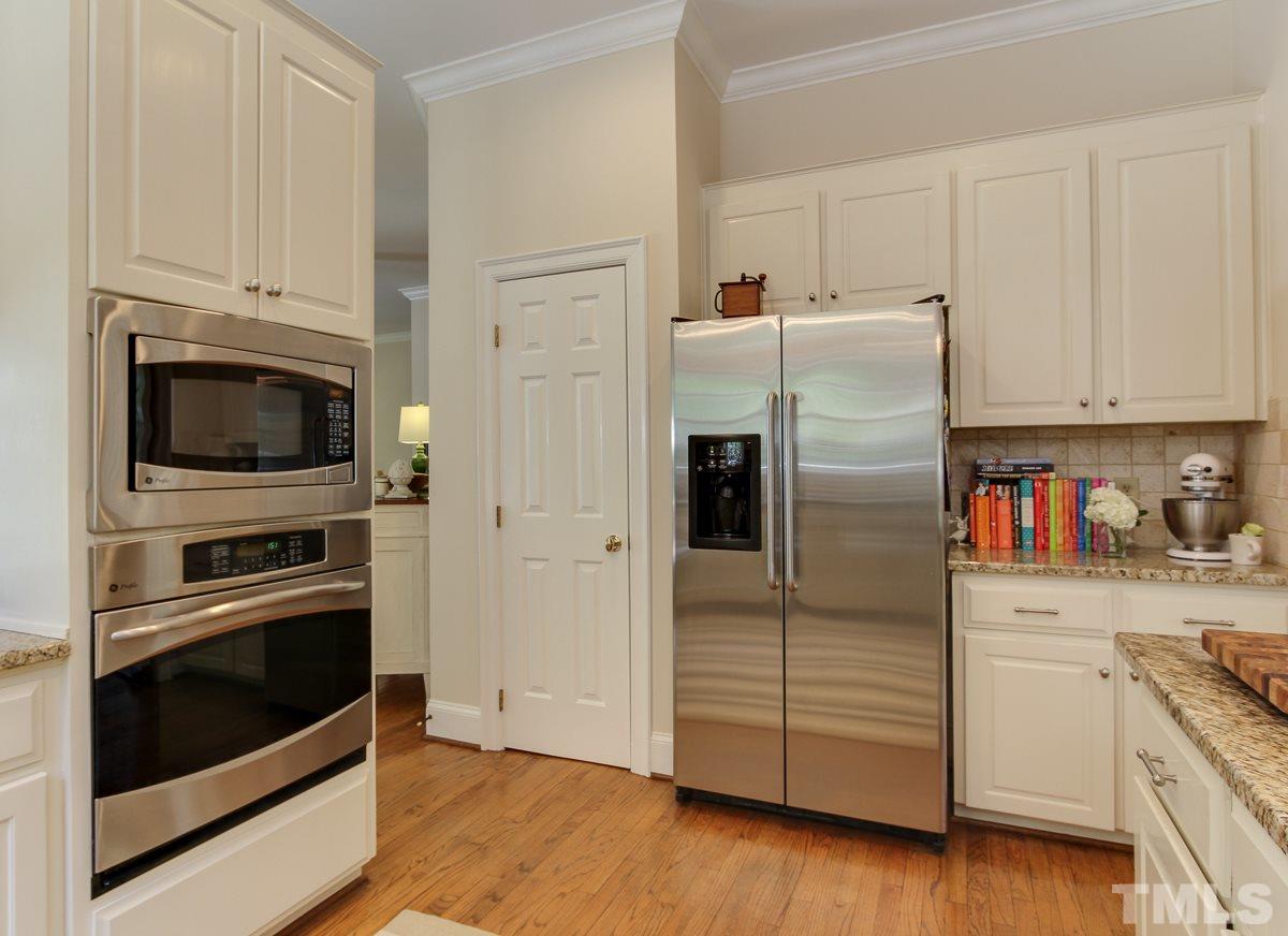 3204 Brantford Place Raleigh, NC 27607 - Photo 9 of 25