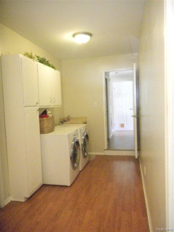 1657 Oakstone Drive Rochester, MI 48309 - Photo 17 of 25 1st Floor Laundry