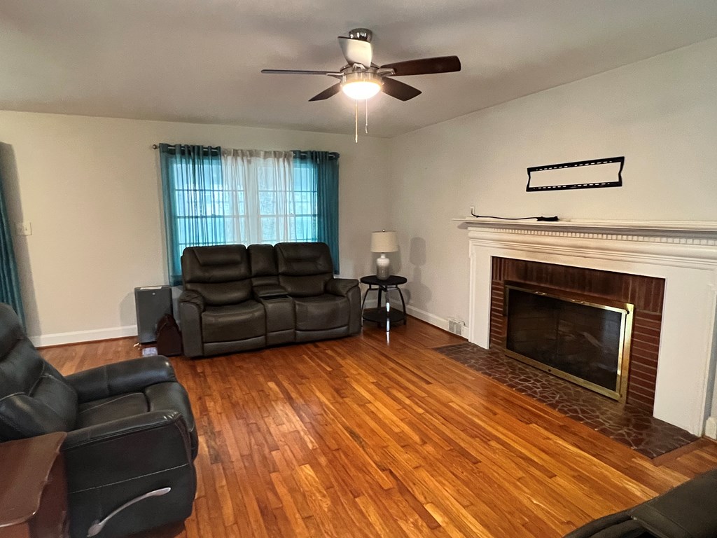 501 Cedar Street Clinton, SC 29325 - Photo 6 of 31