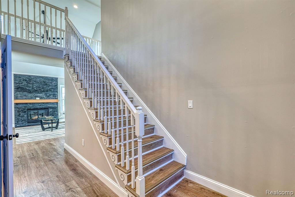 45212 Deneweth Road Macomb, MI 48042 - Photo 5 of 60
