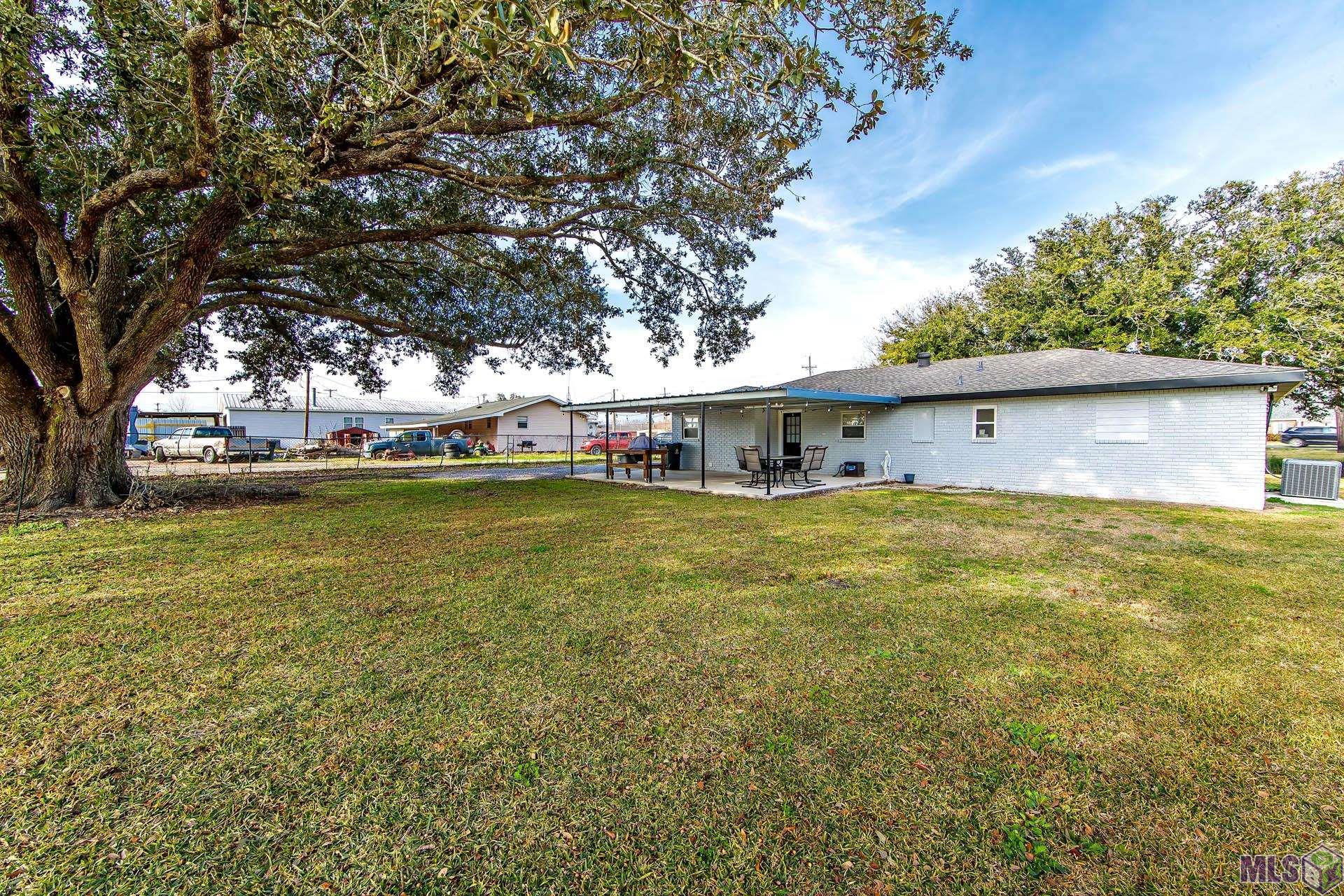 2163 Bayou Blue Road Houma, LA 70364 - Photo 5 of 13 Gallery Image 5