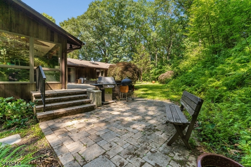9 Delwood Road Chester, NJ 07930 - Photo 6 of 13 Gallery Image 6