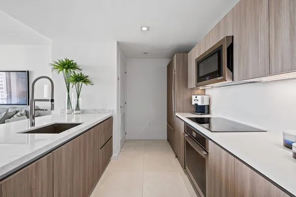 $5,600 | 401 North Birch Road, Unit 903, Fort Lauderdale, FL 33304