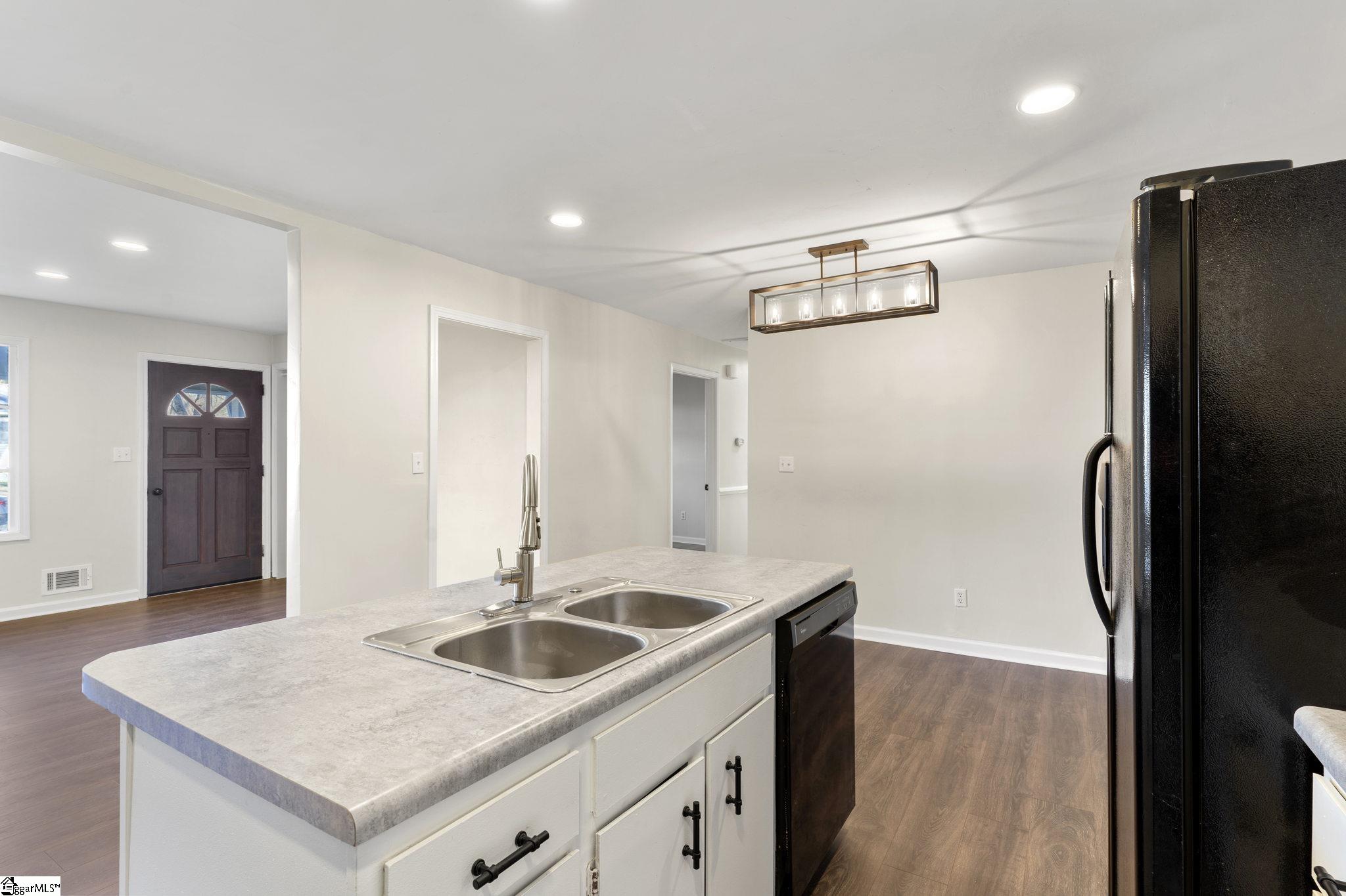 130 State Rd S-42-8392 Boiling Springs, SC 29316 - Photo 10 of 36 Gallery Image 10