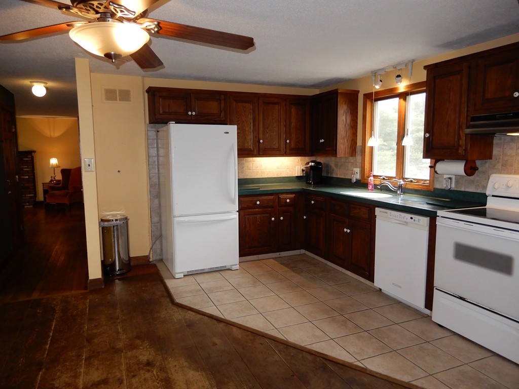 61 Britton Street Raynham, MA 02767 - Photo 7 of 30 Gallery Image 7