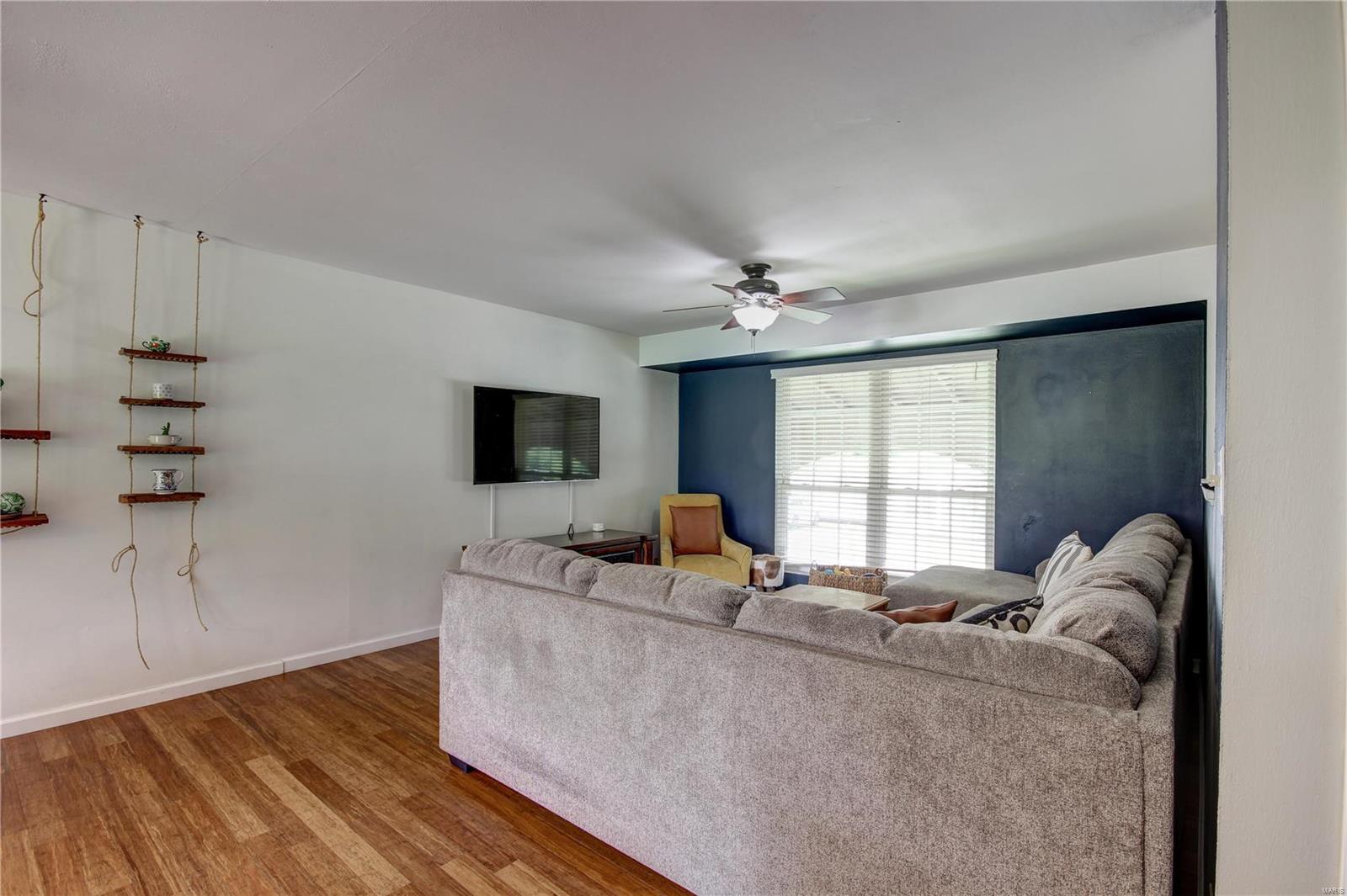 676 Walnut Point Court Ballwin, MO 63021 - Photo 8 of 34