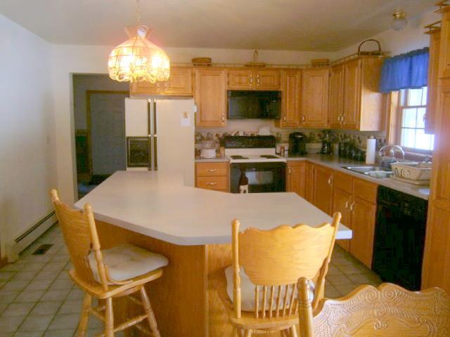 3251 Middle Road Sidney, ME 04330 - Photo 3 of 28 Kitchen