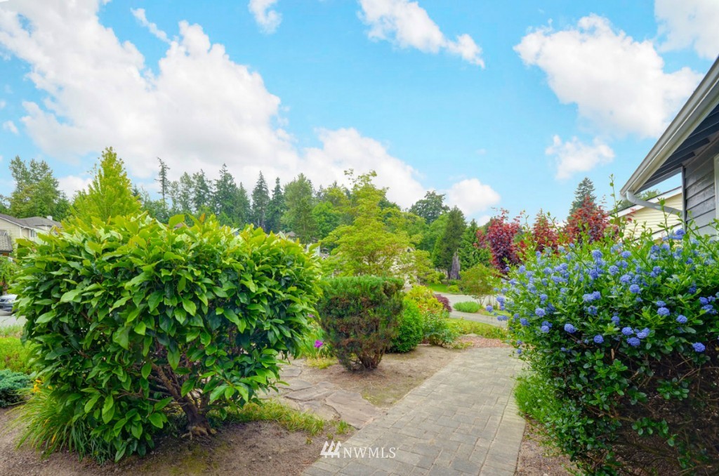 14058 Southeast 158th Street Renton, WA 98058 - Photo 3 of 25 Gallery Image 3