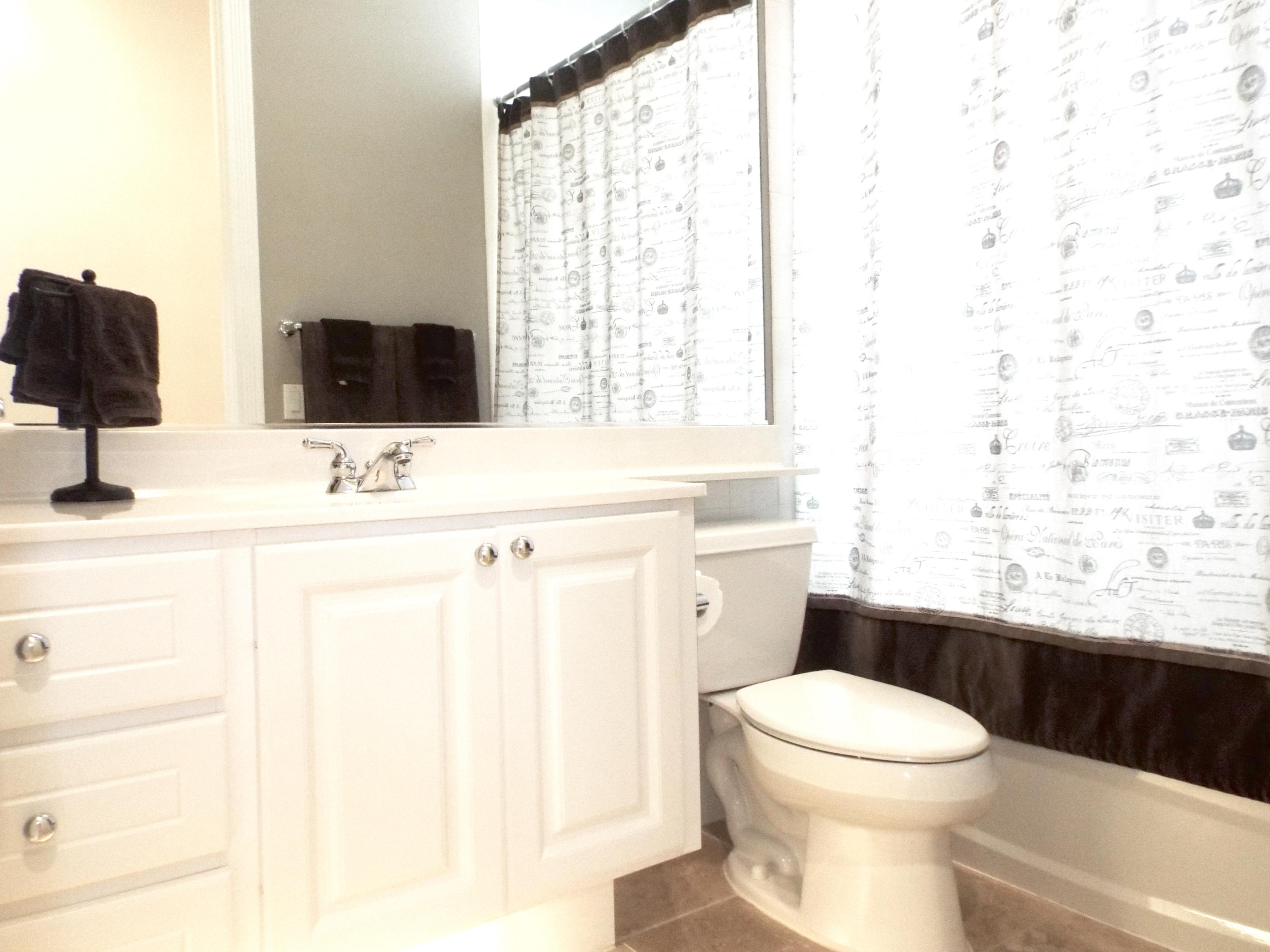 8385 Yorke Road Wellington, FL 33414 - Photo 10 of 44 Bathroom # 2