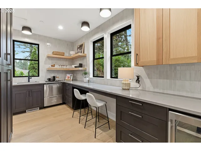 $2,895,000 | 14100 Knaus Road, Lake Oswego, OR 97034