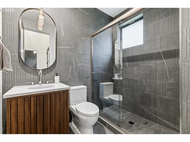 $2,895,000 | 14100 Knaus Road, Lake Oswego, OR 97034