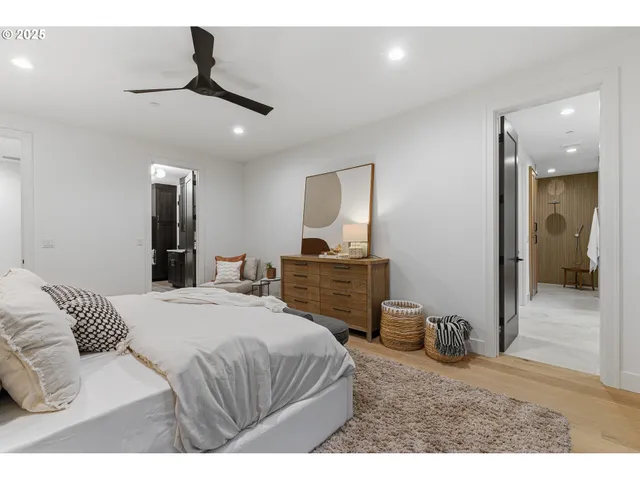 $2,895,000 | 14100 Knaus Road, Lake Oswego, OR 97034