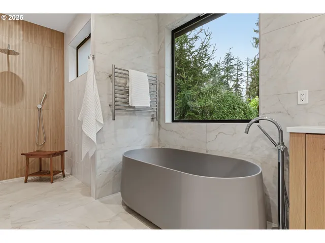 $2,895,000 | 14100 Knaus Road, Lake Oswego, OR 97034