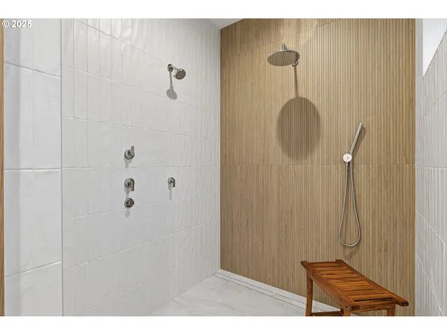 $2,895,000 | 14100 Knaus Road, Lake Oswego, OR 97034