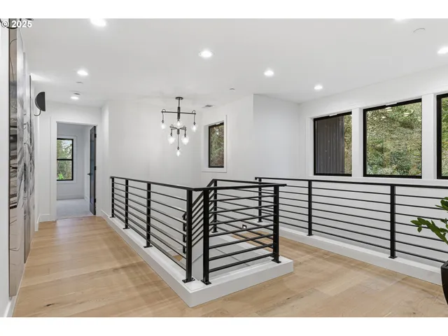 $2,895,000 | 14100 Knaus Road, Lake Oswego, OR 97034