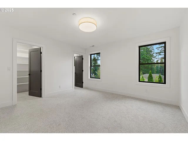 $2,895,000 | 14100 Knaus Road, Lake Oswego, OR 97034