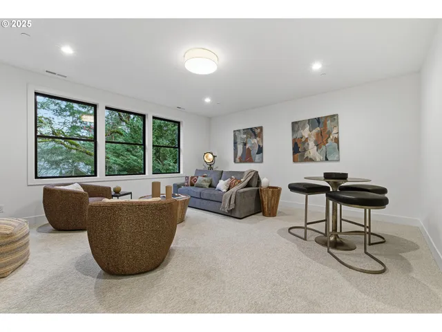 $2,895,000 | 14100 Knaus Road, Lake Oswego, OR 97034